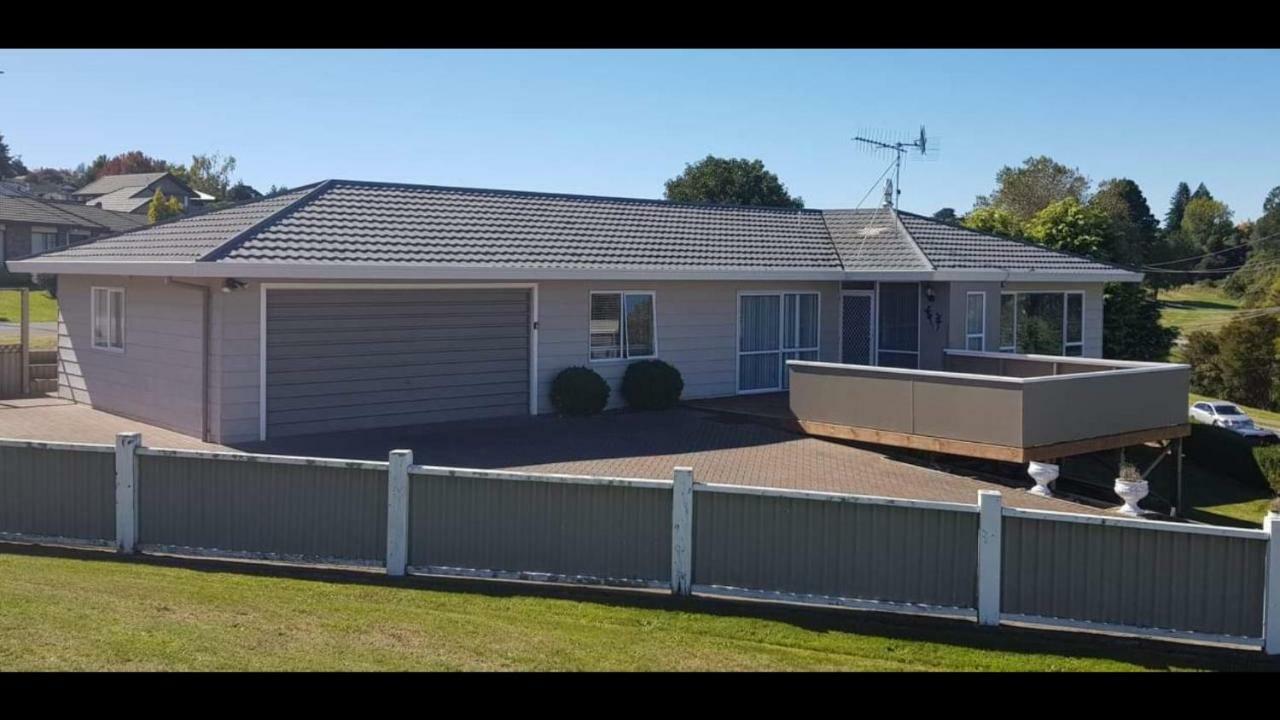 The Retreat Taupo Villa Екстериор снимка